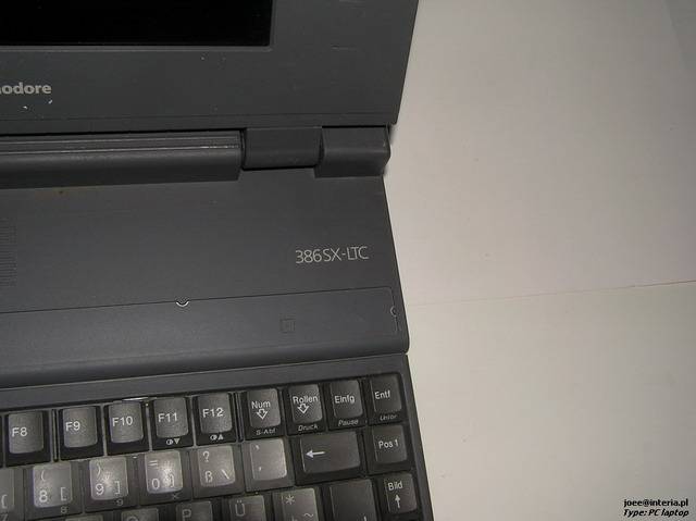 Commodore 386SX-LTC - 04.jpg